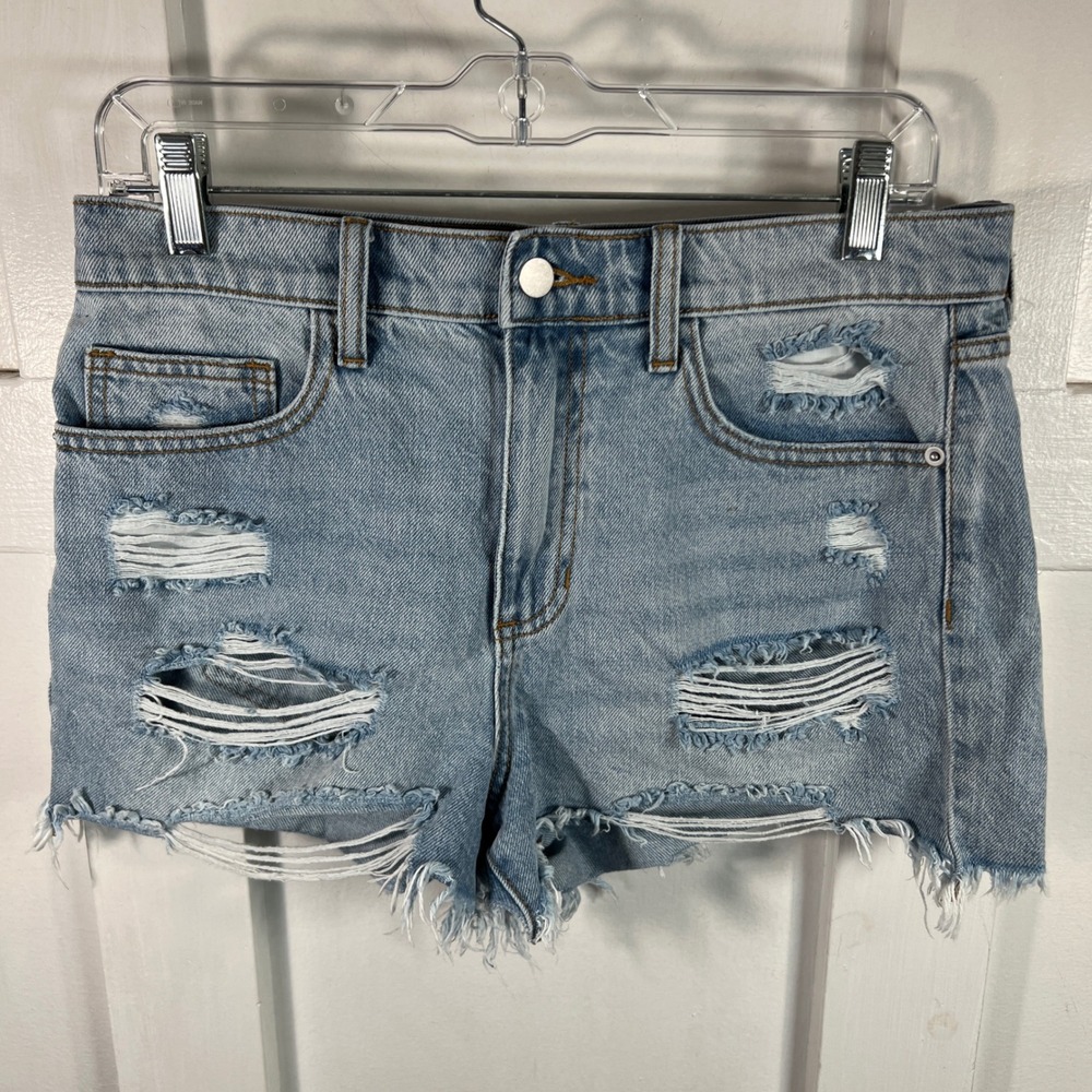 Altar'd State Womens Distressed Denim Shorts Light Wash Frayed Hem Size M